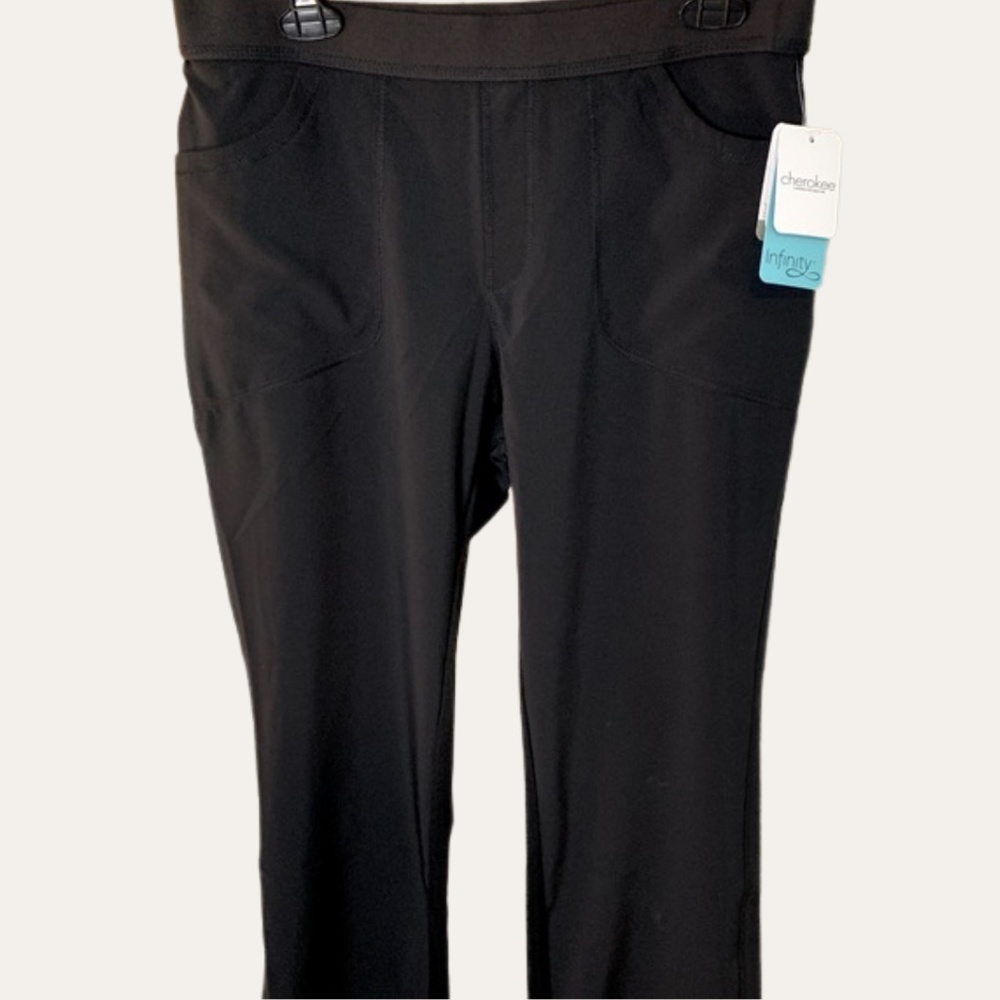 *BRAND NEW* Petite Cherokee Infinity Scrub Pant (M)
